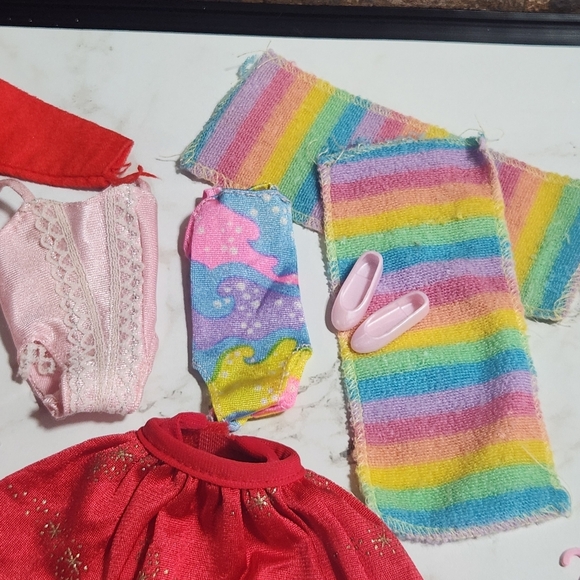 Vtg BARBIE HUGE LOT Clothes Shoes Hangers Accessories Outfits Gymnastics Tennis - Picture 9 of 16